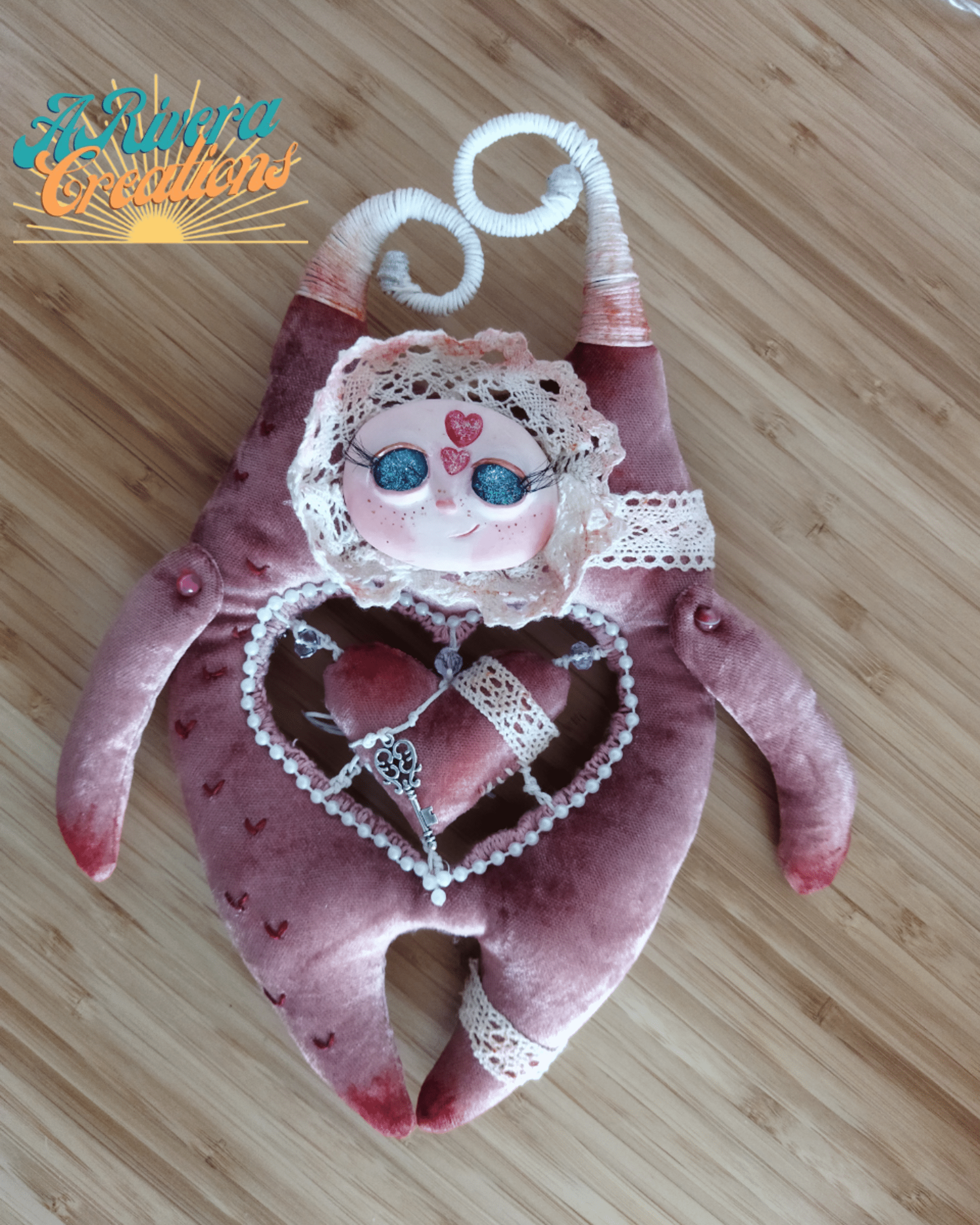 ❣️Ternura: Muñeco OOAK con Detalle de Corazón Interno San VAlentín - 2