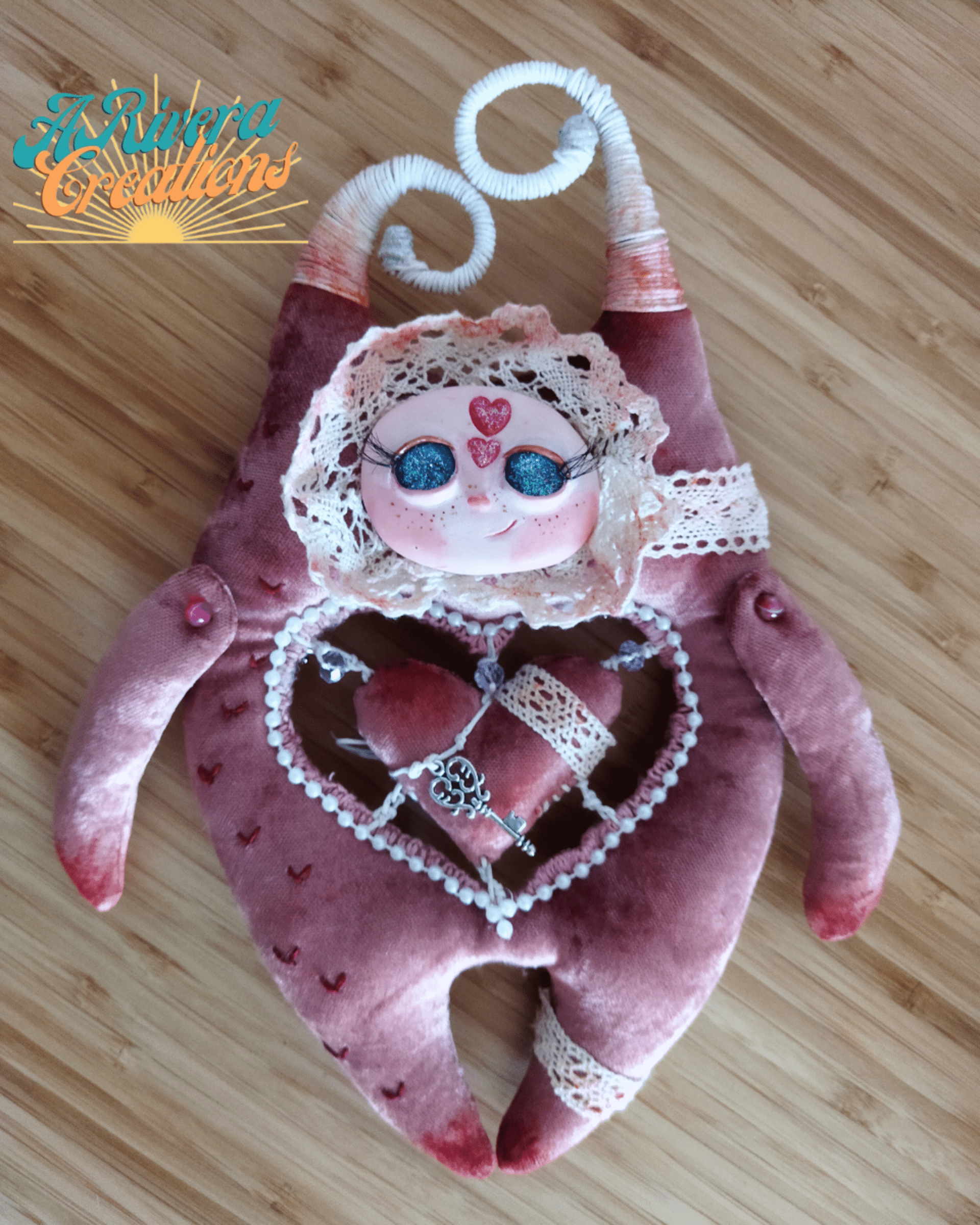 ❣️Ternura: Muñeco OOAK con Detalle de Corazón Interno San VAlentín - 3